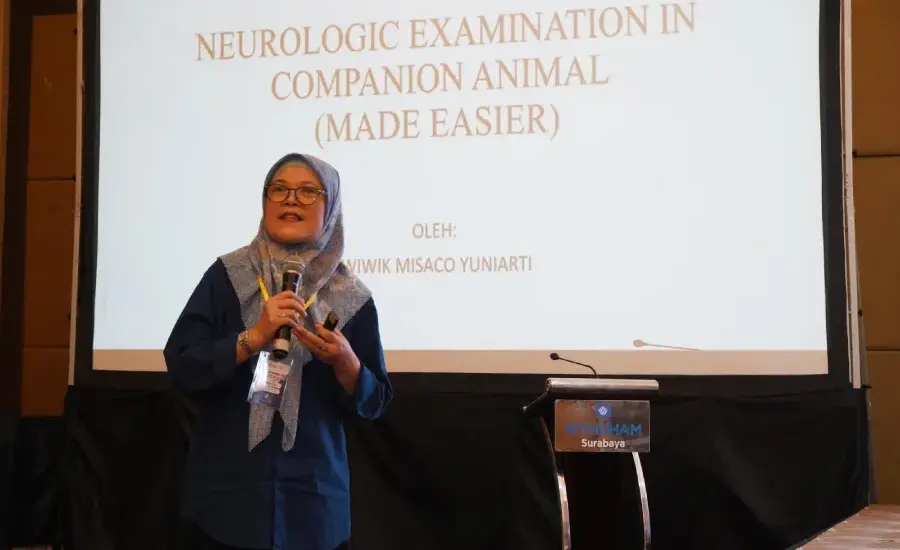Pakar FKH UNAIR Bahas Tantangan Diagnosis Penyakit Saraf dan Mata pada Hewan Kecil di SAGAVET 2026