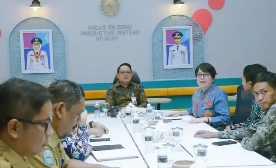 Sekdaprov Adhy Karyono Bahas Program Review Bersama Koso Nippon Jepang, Fokus Tingkatkan Efektivitas Program Pemerintah Sekdaprov Jatim Adhy Karyono membahas Program Review bersama Koso Nippon Jepang untuk memperkuat evaluasi program pemerintah daerah.