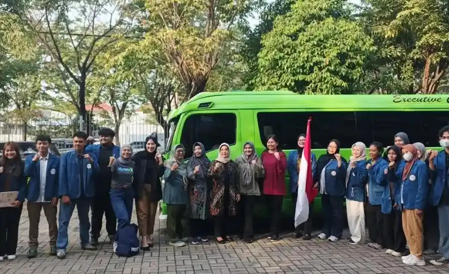 Jelang Idul Adha, FKH UNAIR Terjunkan 330 Mahasiswa Awasi Kesehatan Hewan dan Kualitas Daging Kurban FKH UNAIR melepas 330 mahasiswa MBKB untuk pemeriksaan kesehatan ternak ruminansia jelang Idul Adha di tujuh daerah Jawa Timur.