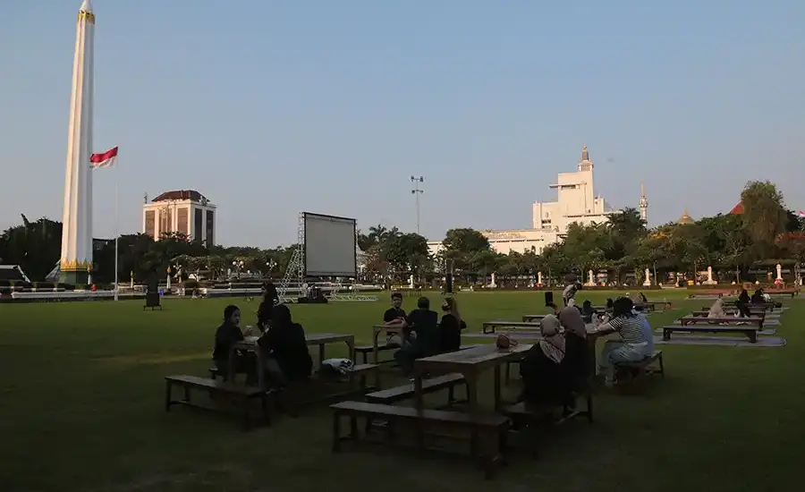 Senja Budaya 2026 di Tugu Pahlawan Surabaya, Sajikan Ludruk, Kuliner Jadul hingga Live Music Senja Budaya 2026 hadir di Tugu Pahlawan Surabaya dengan ludruk, live music, kuliner tradisional, dan wisata budaya akhir pekan.