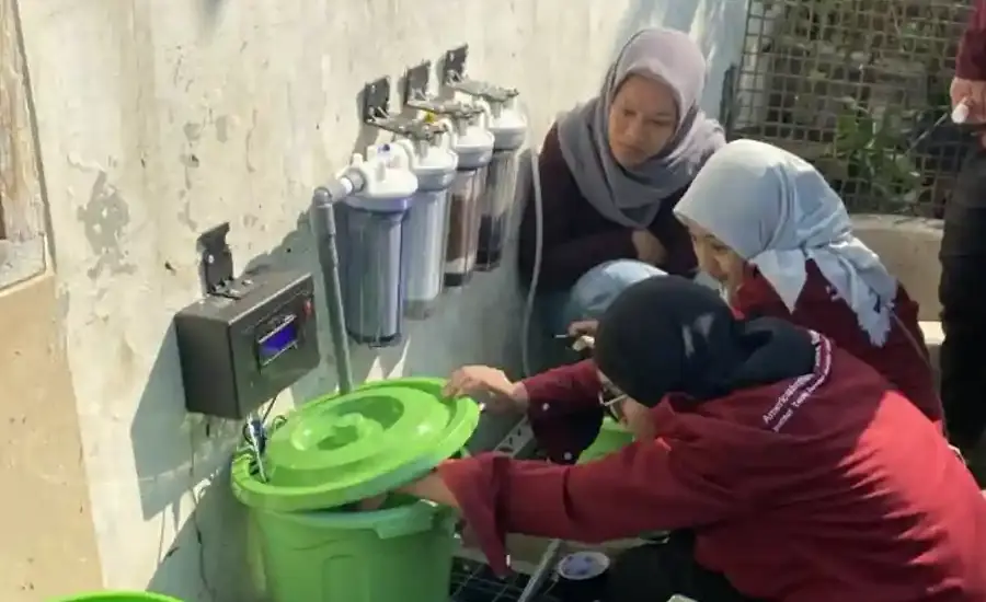 Mahasiswa ITS Kembangkan Filter Air Sumur Berbasis IoT untuk Atasi Risiko Pencemaran di Area TPS Mahasiswa ITS menghadirkan sistem filtrasi air sumur berbasis IoT untuk membantu warga memantau kualitas air dan mengurangi risiko pencemaran.