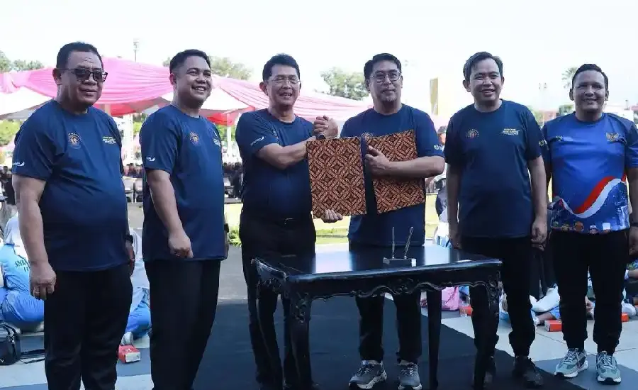 Bank Jatim Perkuat Literasi Keuangan PMI, Dorong Remitansi Jadi Instrumen Peningkatan Kesejahteraan Bank Jatim dan KP2MI bersinergi memperkuat literasi keuangan PMI serta mengoptimalkan remitansi untuk meningkatkan kesejahteraan keluarga.