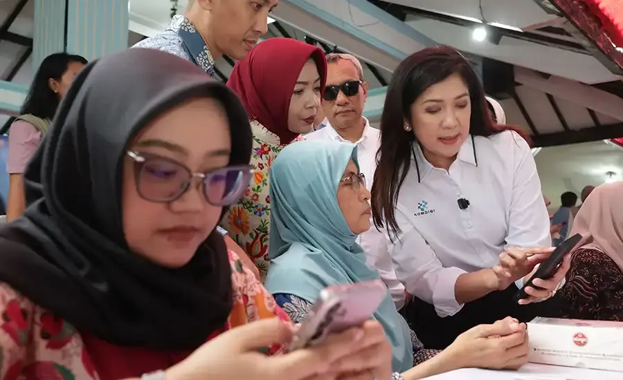 Surabaya Jadi Pilot Project Perlinsos Digital, Verifikasi Penerima Bansos Kini Hanya Butuh 15 Menit Surabaya menjadi pilot project Perlinsos Digital berbasis AI yang memangkas verifikasi penerima bansos dari berbulan-bulan menjadi 15 menit.