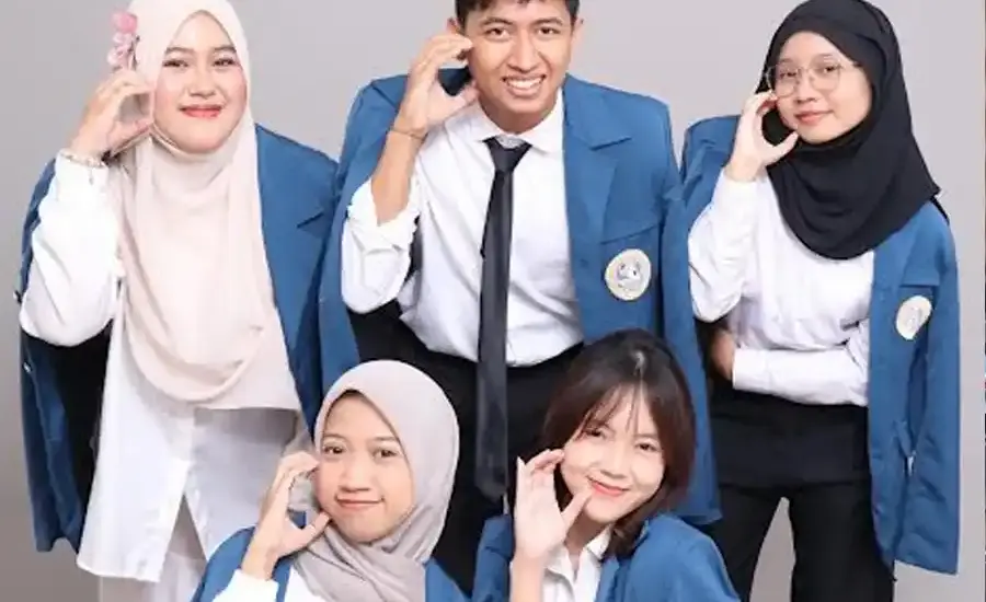 Mahasiswa UNAIR mengembangkan Curhatorium, platform kesehatan mental berbasis peer-support dan gamifikasi yang telah digunakan ratusan pengguna.
