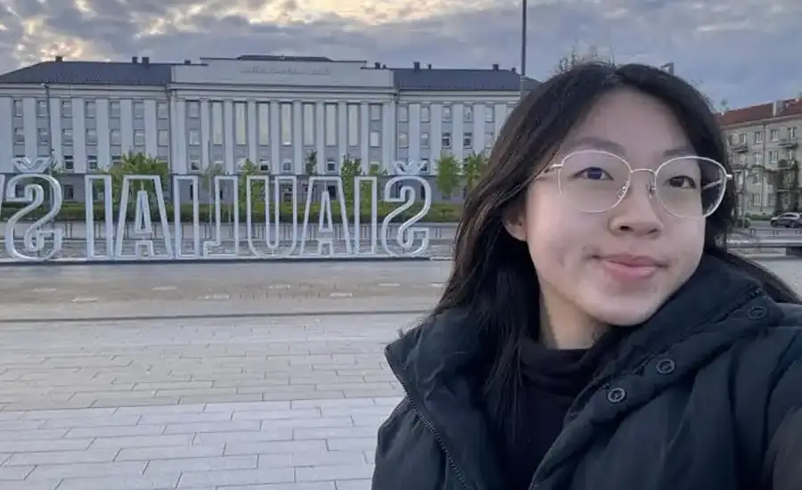 Magang di Lithuania, Mahasiswa UNAIR Belajar Kolaborasi Global Fiona Lim, mahasiswa Fakultas Ekonomi dan Bisnis (FEB) Universitas Airlangga