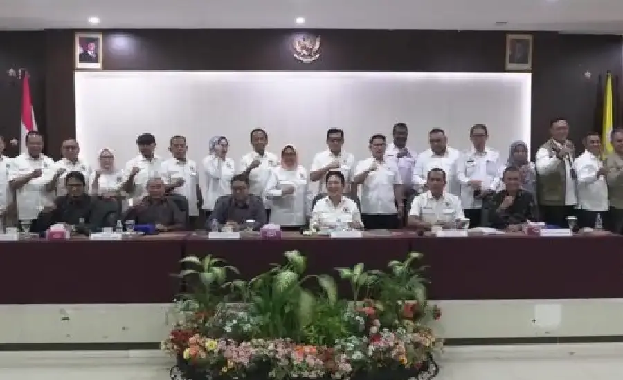 BULOG Dorong Peran Kampus dalam Ketahanan Pangan Nasional Lewat Program Campus Preneur di UNS BULOG mendorong keterlibatan perguruan tinggi dalam ketahanan pangan melalui program Campus Preneur dan pembahasan RUU Pangan.