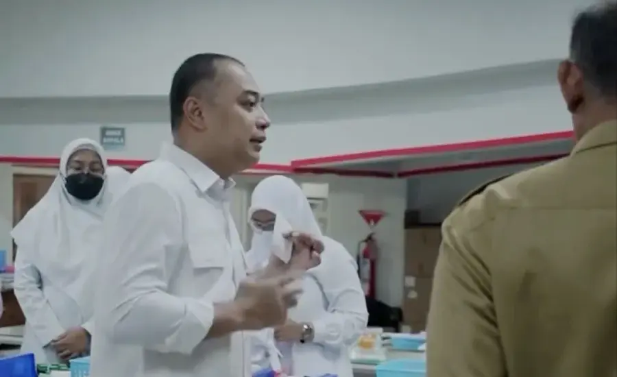 Sidak RSUD Soewandhie, Wali Kota Eri Evaluasi Layanan Farmasi, IGD, dan Sistem Antrean Pasien