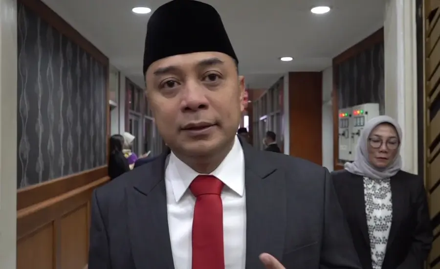 Wali Kota Eri Tegaskan Pungutan RT/RW di Surabaya Dibatasi, Pelanggar Terancam Dicopot