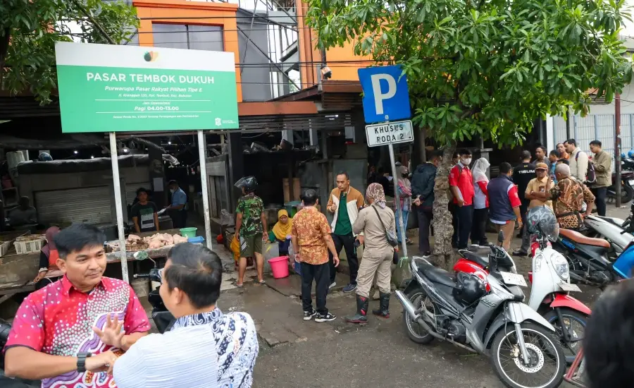 Pemkot Surabaya Siapkan 2.700 Stan Gratis untuk Pedagang Pasar Tumpah dan PKL