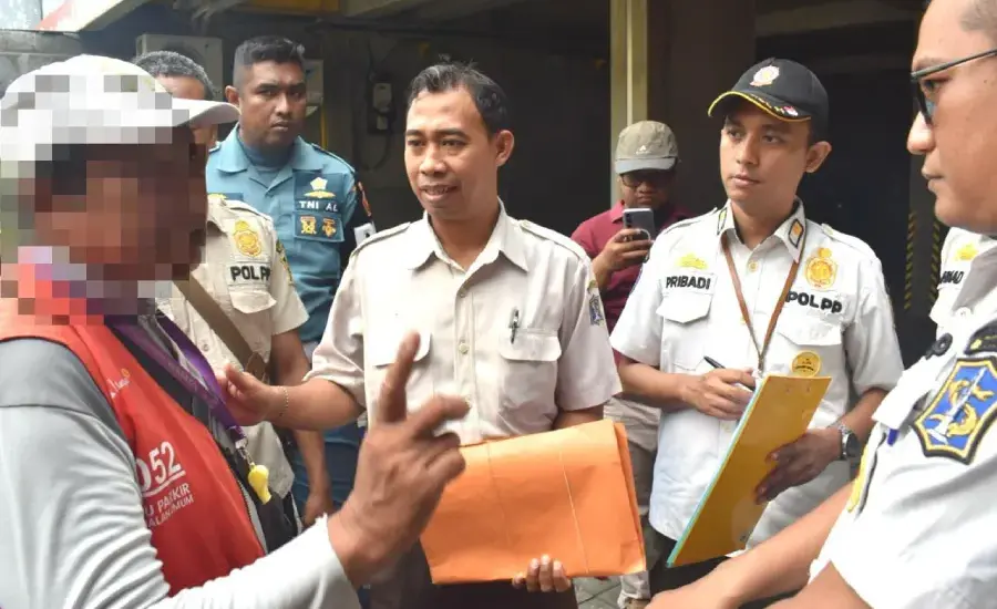 Pemkot Surabaya Perketat Pengawasan Parkir Tempat Usaha, Pastikan Tarif Transparan dan Berizin