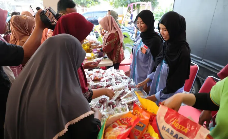 Gerakan Pasar Murah Kedung Cowek Diserbu Warga, Pemkot Surabaya Jaga Stabilitas Harga Bahan Pokok