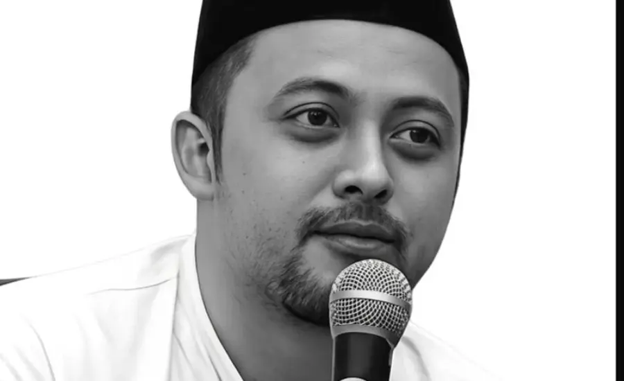 Menolak Waras di Tengah Kekayaan yang Salah Eja: Saat Ilmu Tak Lagi Jadi Panglima