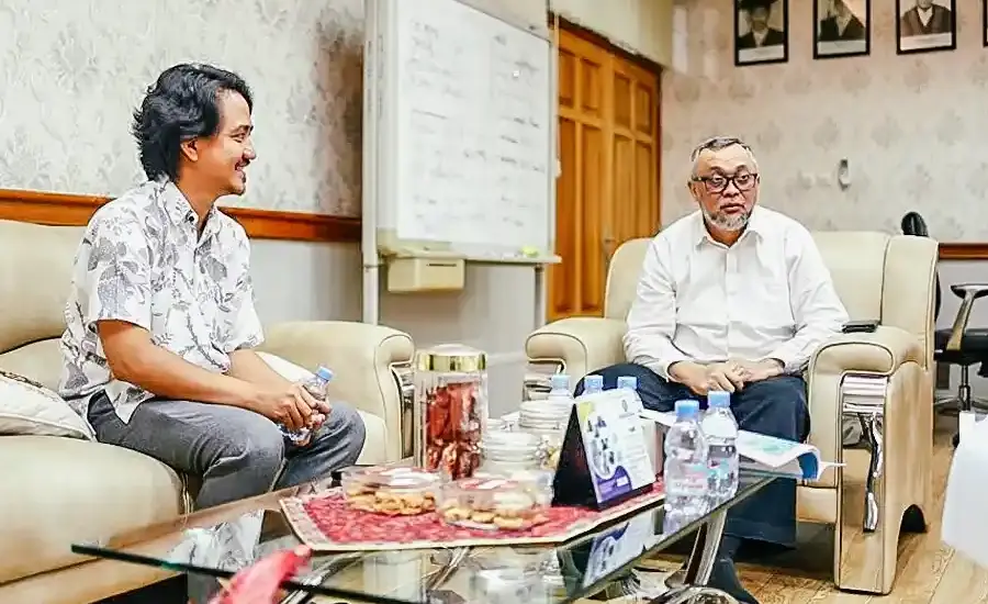 UNAIR Gandeng Taiwan Buka Program Dual Degree Berbasis Industri, Mahasiswa Bisa Magang Gaji Besar Universitas Airlangga (UNAIR) memperkuat kerja sama dual degree dengan Taiwan lewat skema magang industri profesional dan fasilitas beasiswa penuh.