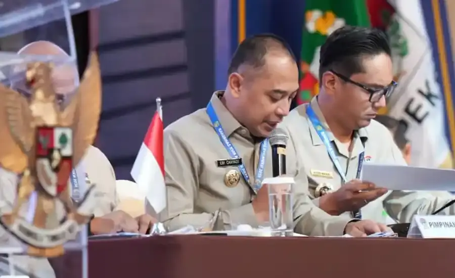 Penutupan Rakernas APEKSI 2026 di Medan, Eri Cahyadi Tegaskan Seluruh Wali Kota Siap Kawal Program Strategis Presiden Prabowo Ketua APEKSI Eri Cahyadi resmi menutup Rakernas XVIII 2026 di Medan dan menegaskan komitmen 98 pemerintah kota untuk menyukseskan Program Strategis Nasional