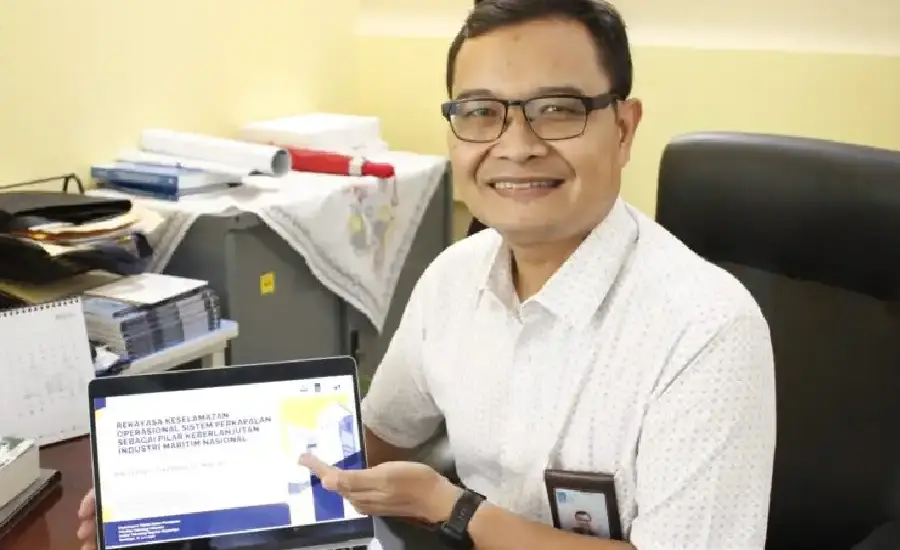 Guru Besar ITS Kembangkan Desain Keselamatan Kapal Pengangkut Kendaraan Listrik untuk Cegah Risiko Kebakaran EV Prof Dr Eng Ir Trika Pitana ST MSc IPU