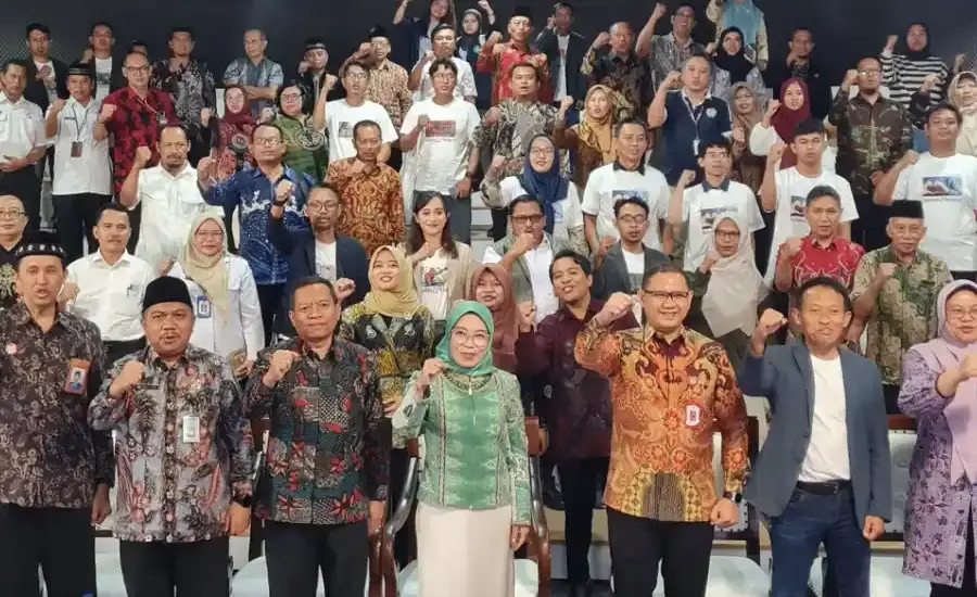 Kemendikdasmen Apresiasi Komunitas Guru Menulis Jawa Pos, Perkuat Budaya Literasi dan Kompetensi Guru Kemendikdasmen mengapresiasi Komunitas Guru Menulis Jawa Pos sebagai kolaborasi media dan pendidikan untuk meningkatkan literasi serta kompetensi guru.