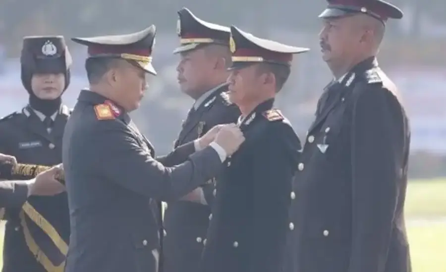 Hari Bhayangkara Ke-80, Polda Jatim Tegaskan Komitmen Tingkatkan Profesionalisme dan Pelayanan Humanis untuk Masyarakat Polda Jatim memperingati Hari Bhayangkara ke-80 dengan menegaskan komitmen meningkatkan profesionalisme, pelayanan humanis, dan sinergi menjaga kamtibmas.